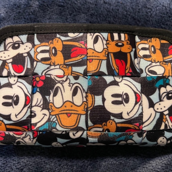 Harveys for Disney BFF Wallet! Rare find! - Picture 2 of 4